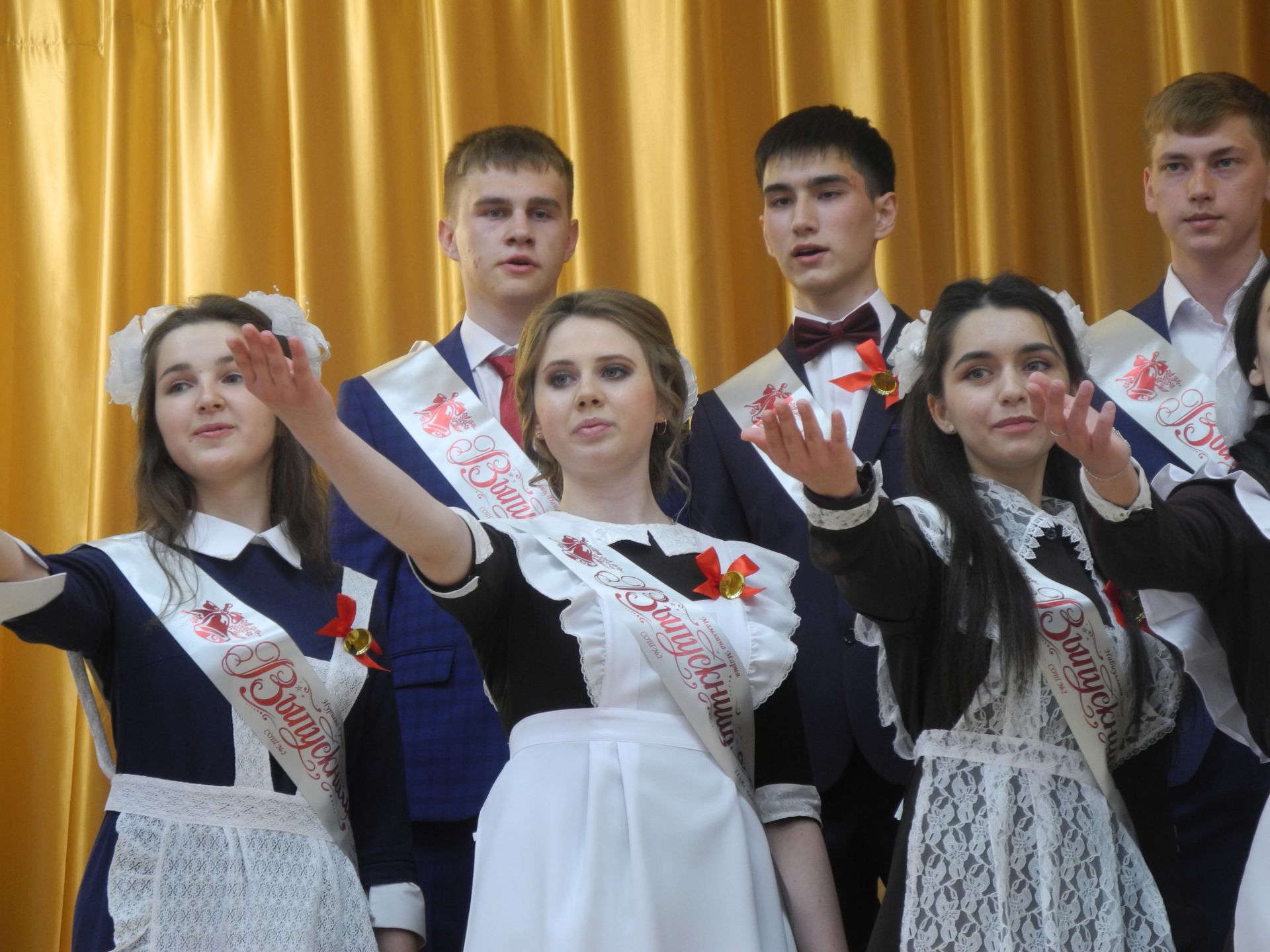 Последний звонок в Рыбно-Слободской школе №2