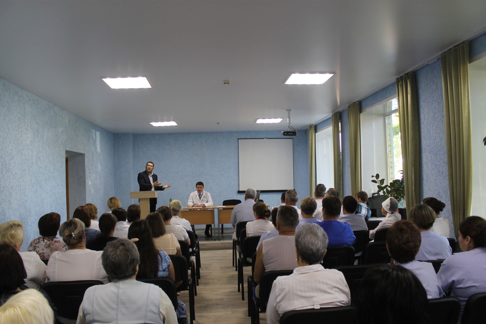 В Рыбно-Слободской ЦРБ состоялся встреча депутата  Государственной Думы   Российской Федерации  с коллективом