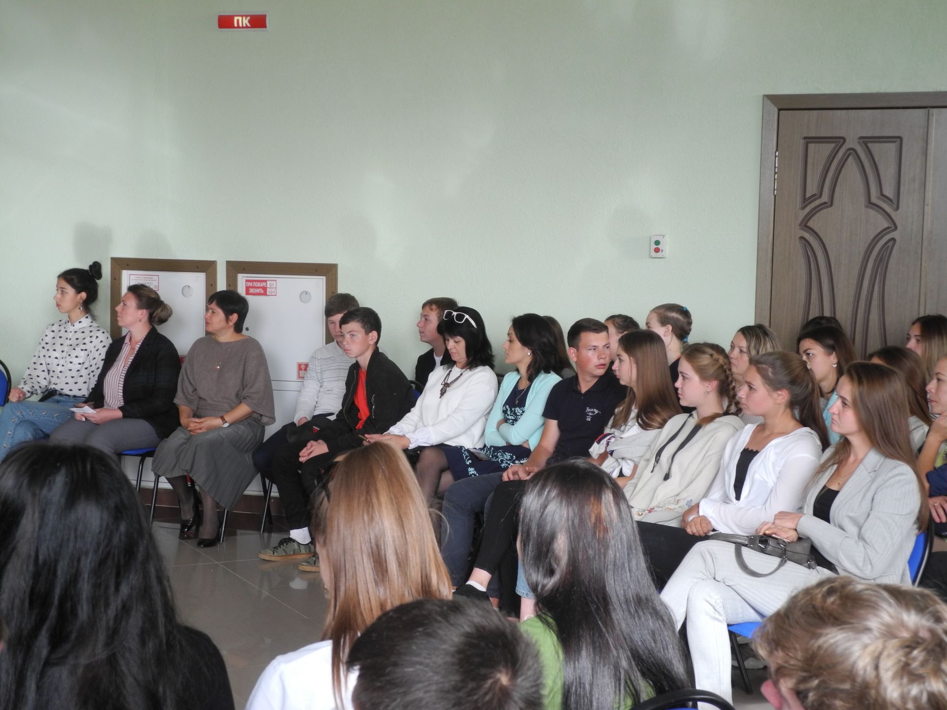 Министр по делам молодежи Дамир Фаттахов встретился с молодежью Рыбно-Слободского района