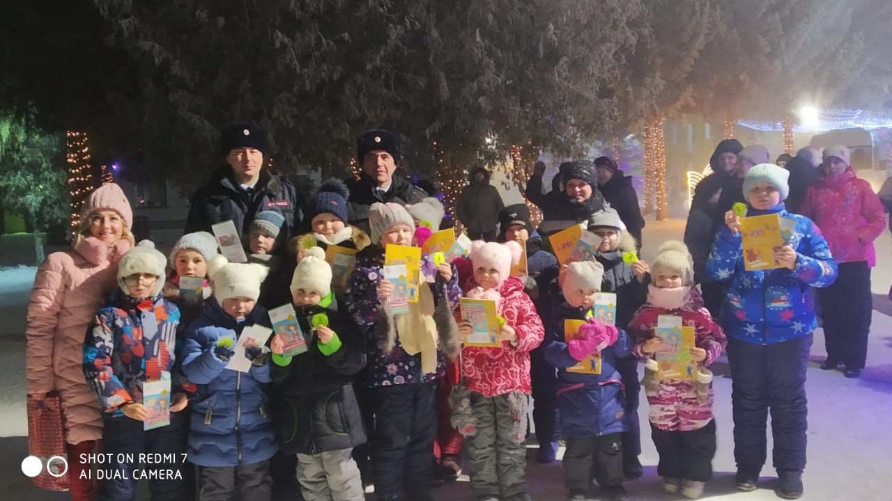 Сотрудники ОГИБДД Рыбно Слободского района еще раз напомнили детям  о необходимости соблюдения правил дорожного движения