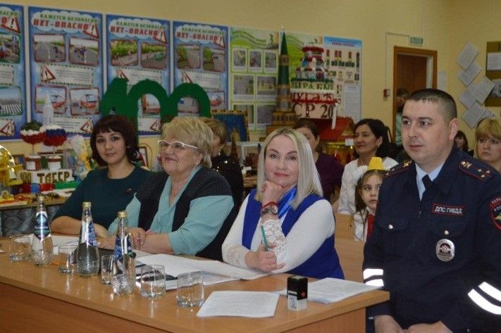 ОГИБДД Рыбно - Слободского района провели  смотр-конкурс «Зеленый огонек»