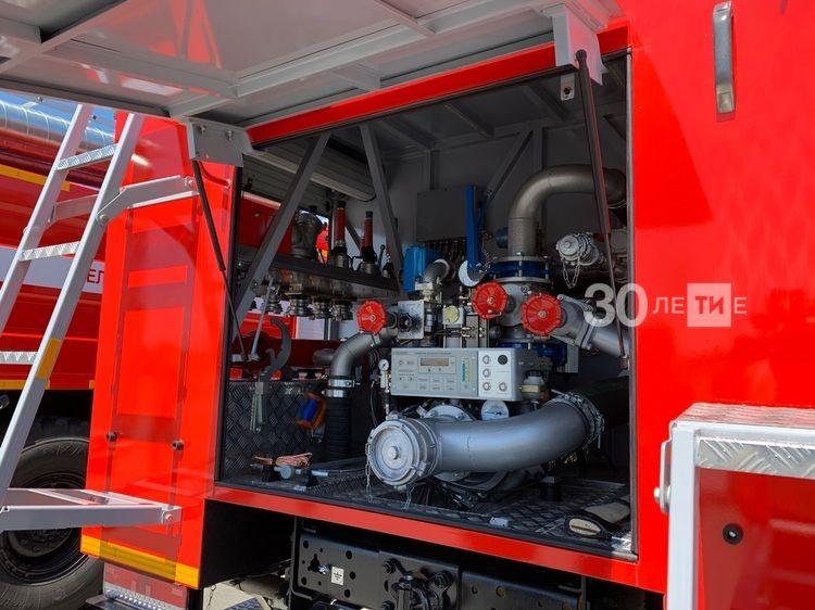 В МЧС рассказали о преимуществах новых пожарных машин