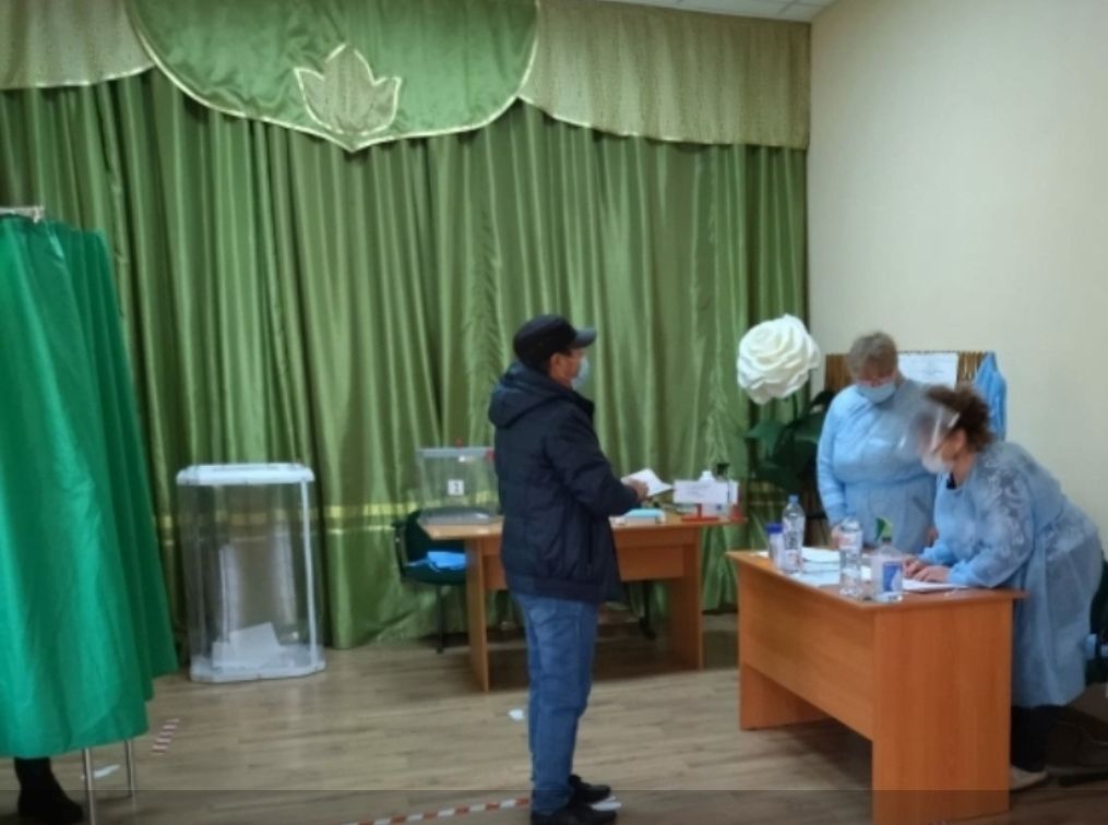 Активно голосуют и на  избирательном участке №2435 Рыбно-Слободского района