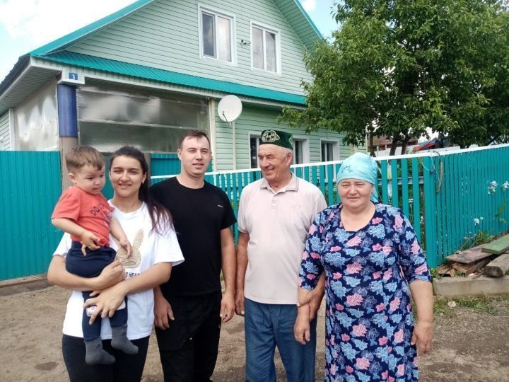 Семья Исмагиловых: пример трудолюбия и единства в селе