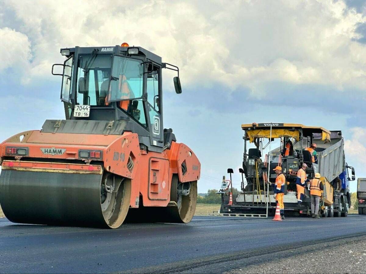 Рустам Минниханов: В Татарстане по нацпроекту отремонтировано 200 км дорог
