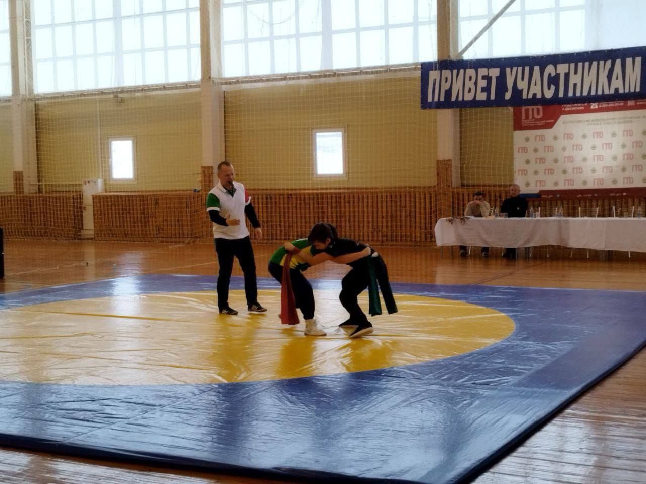 Балык Бистәсендә милли көрәш буенча ярышлар узды.