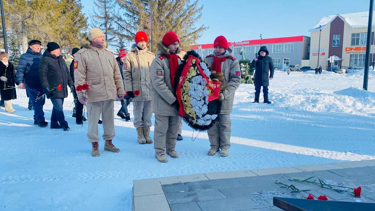 Бүген Балык Бистәсендә Ватанны саклаучылар көне уңаеннан митинг узды.