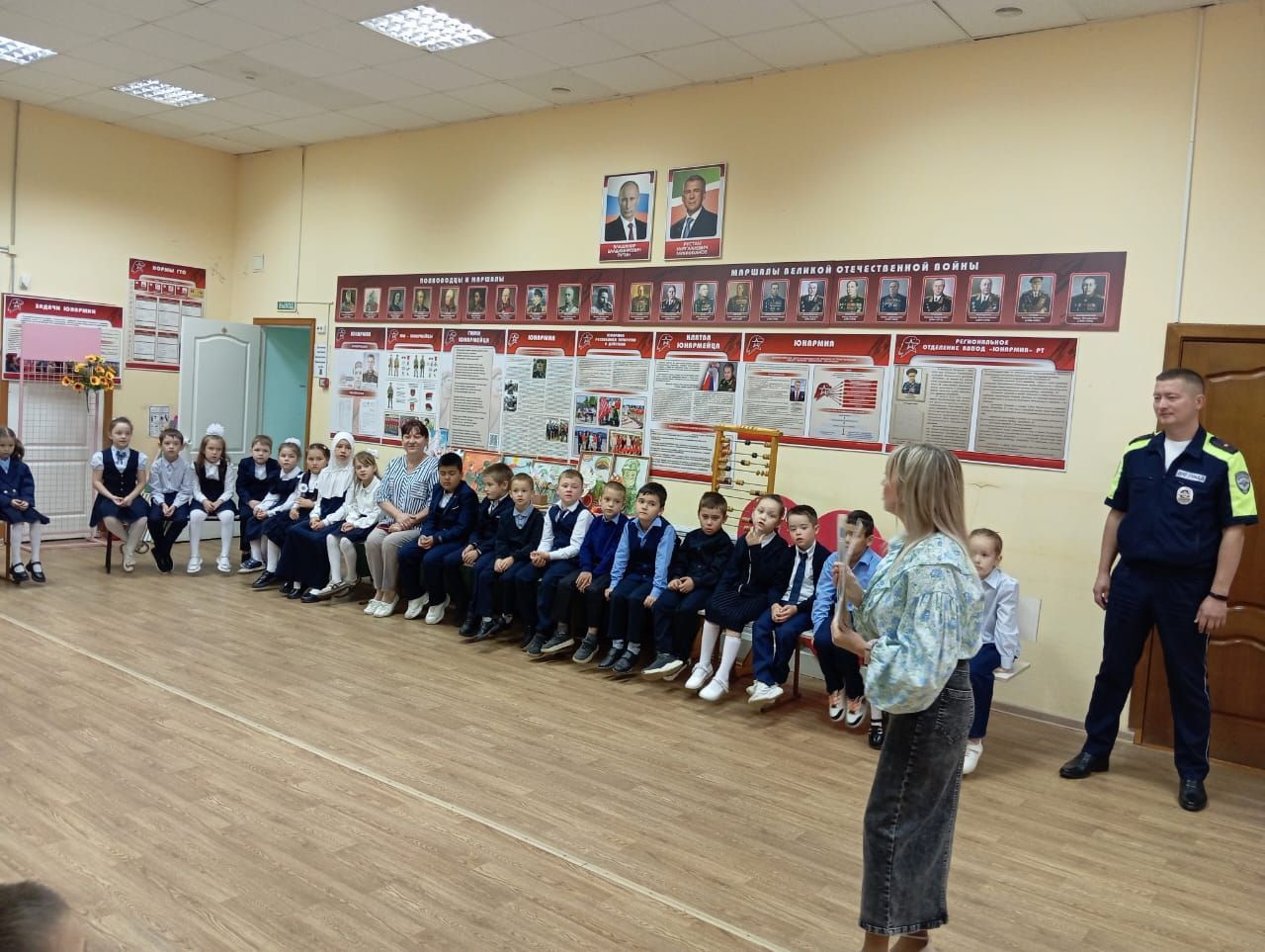 День безопасности: школьники узнали правила дорожного движения