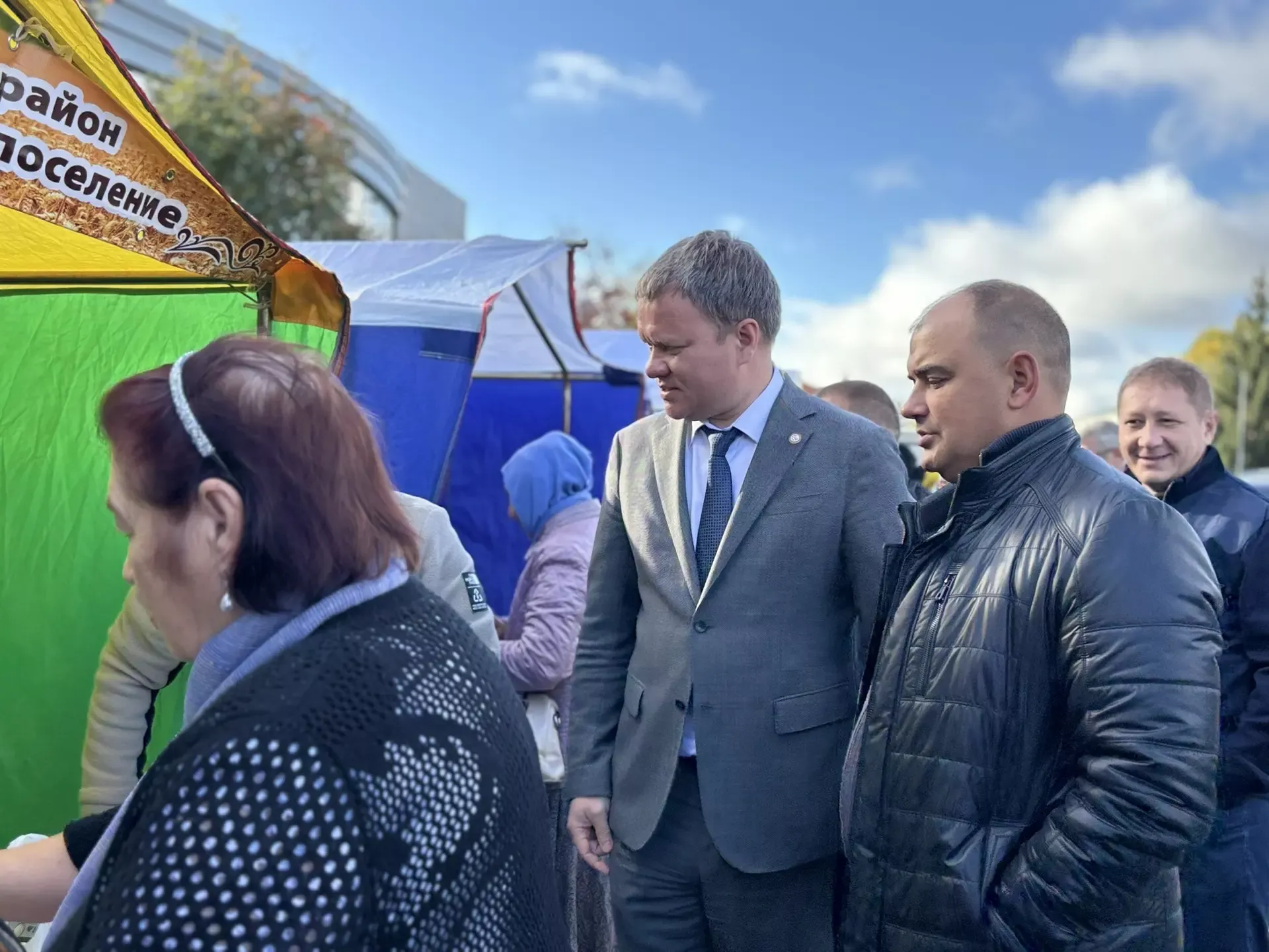 Ярмарка ко Дню пожилых людей: радость для жителей района