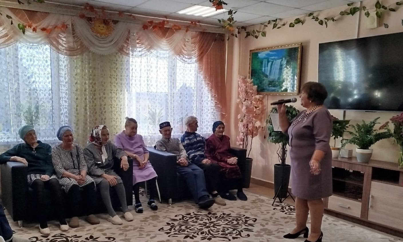 Тёплый концерт для пожилых в Корноуховском доме-интернате