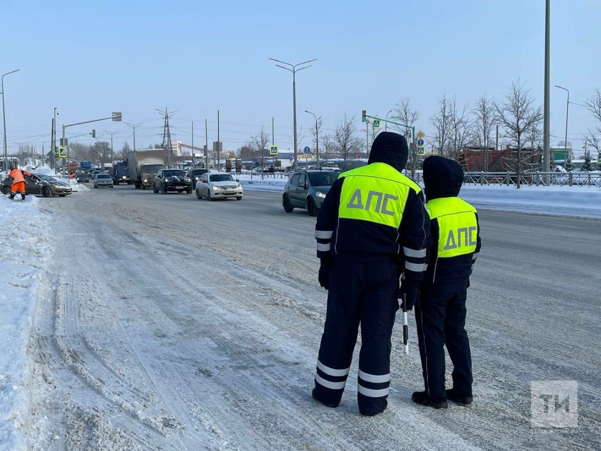 В Татарстане за две недели 517 водителей получили штрафы за выезд на встречную полосу