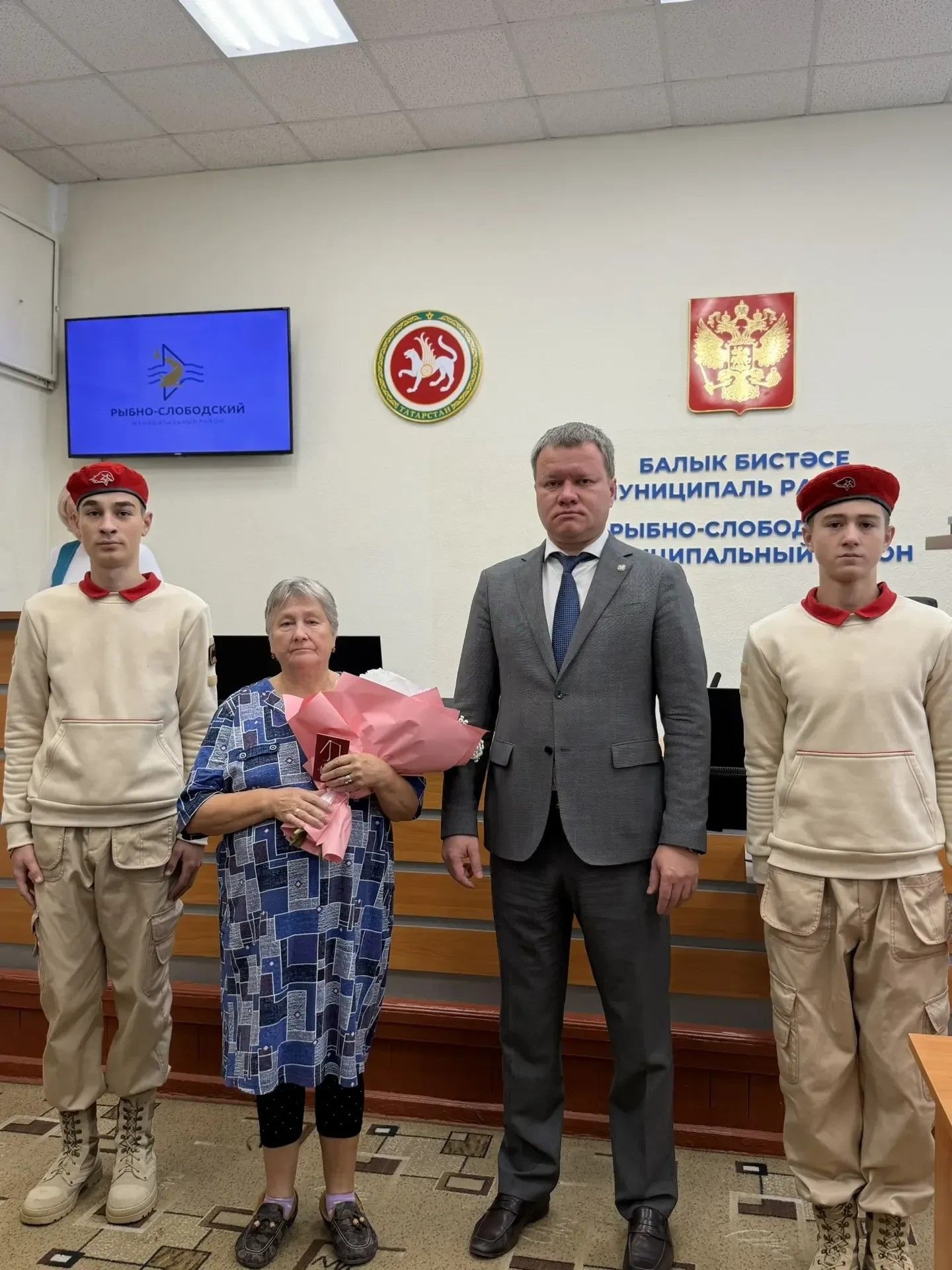 В Рыбной Слободе вручили ордена и медали семьям погибших