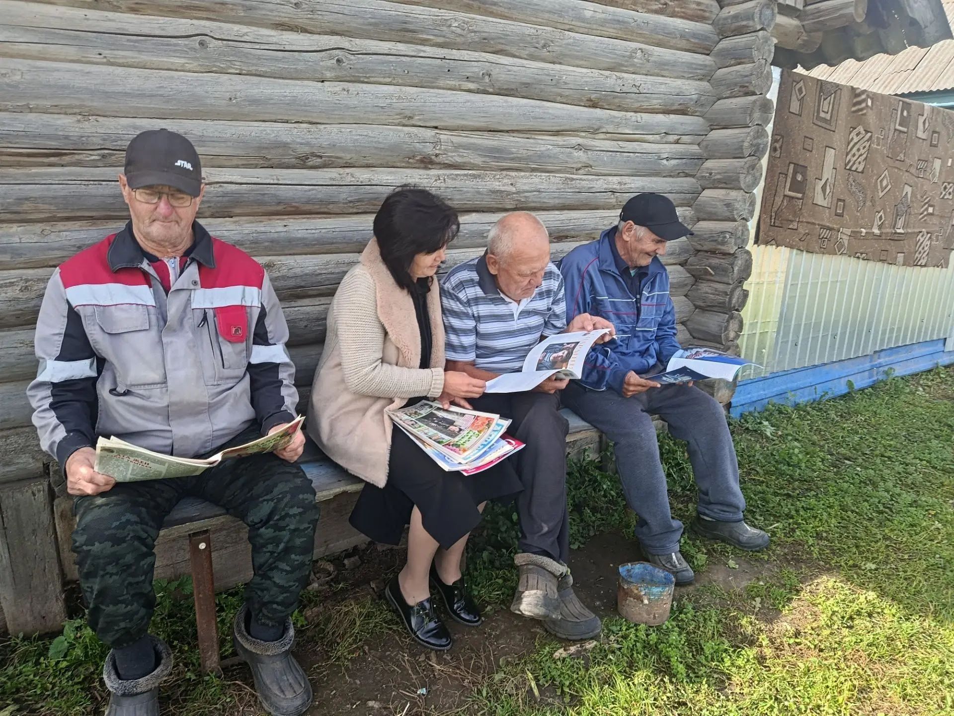 В рамках недели добра библиотекари доставили книги на дом