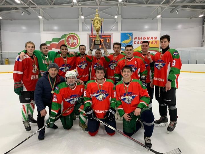 В Рыбно-Слободском районе прошёл турнир по хоккею на Кубок главы