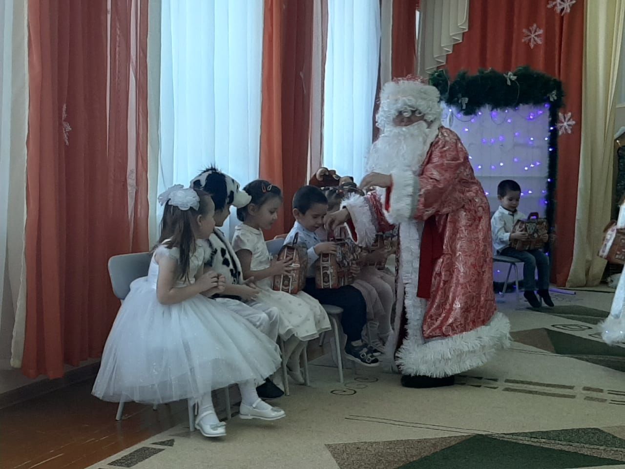 В детском саду «Бәләкәч» прошел новогодний праздник