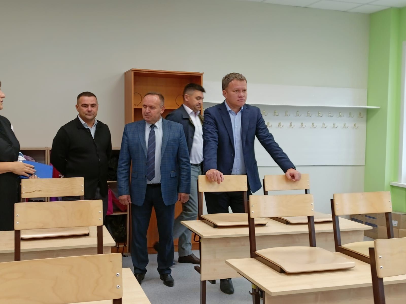 Радик Ислямов посетил объекты образования в Рыбно-Слободском районе