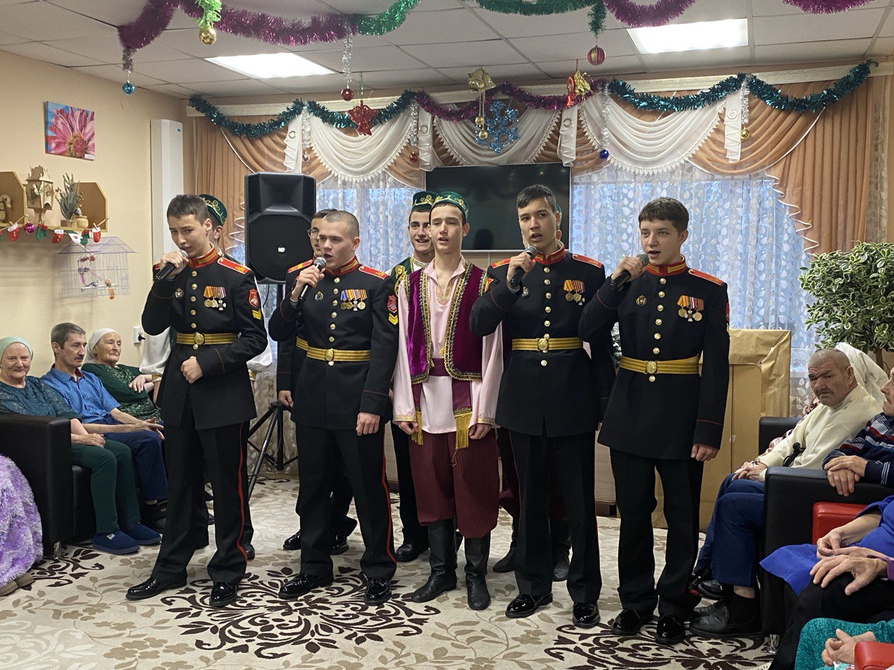Праздник в Корноуховском доме-интернате: радость и поддержка