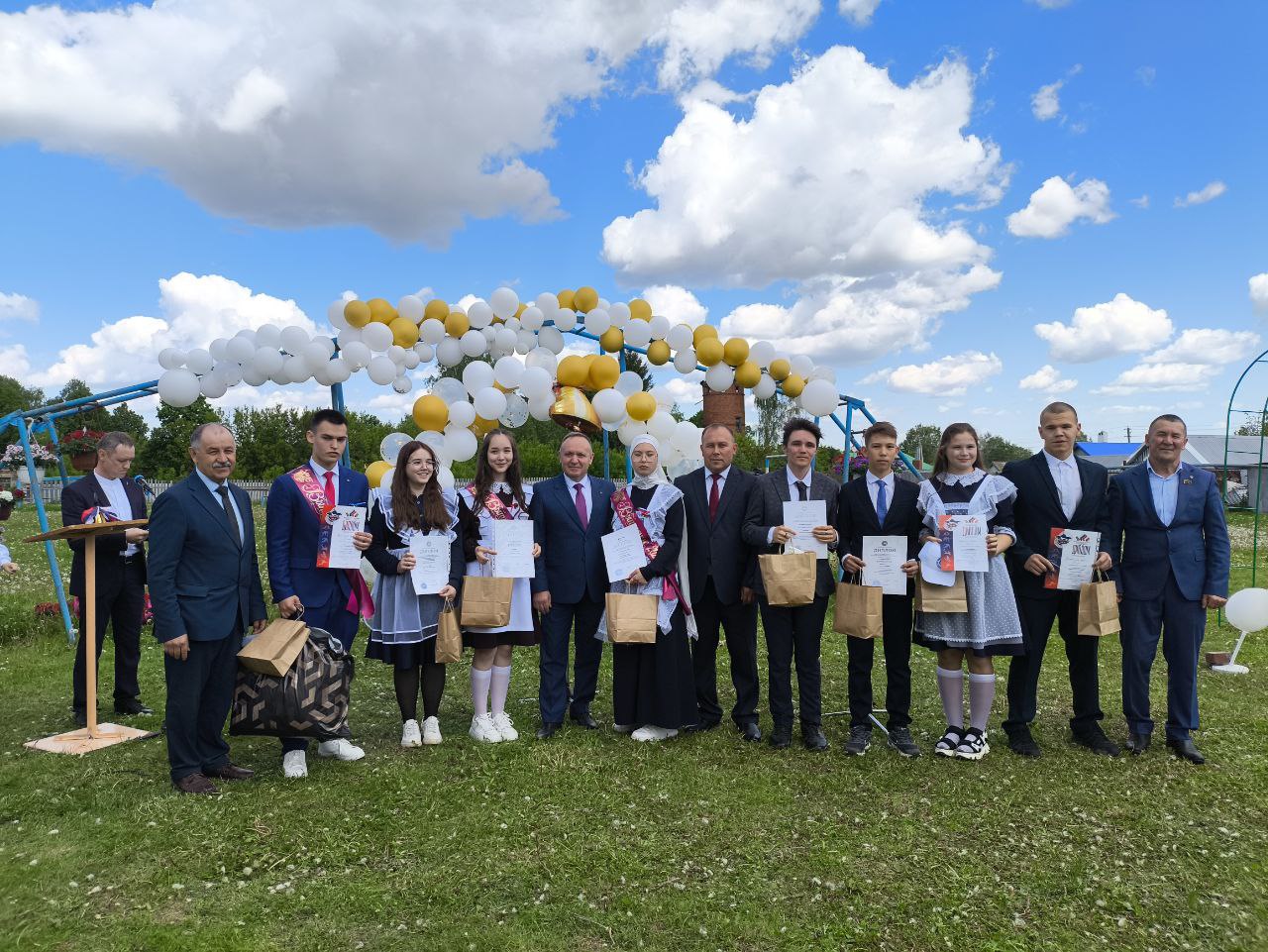 В школах Рыбно - Слободского района прозвенел последний звонок