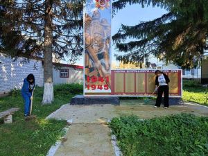 В селе Кугарчино навели порядок у мемориала воинам