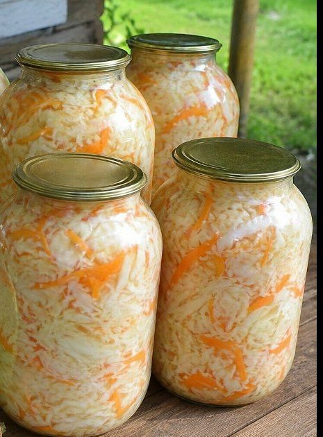 Хрустящая капуста с морковью в простом маринаде