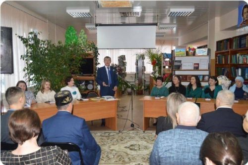 Балык Бистәсе район үзәк китапханәсендә «Күңел халәте» җыентыгын  тәкъдир итү кичәсе узды.