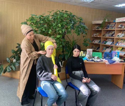 Полянка китапханә-ял итү үзәгендә «Өзелмәсен буыннар чылбыры» исемле матур  чара булып узды.