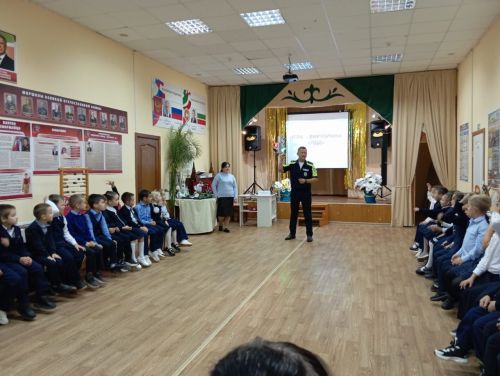 День безопасности: школьники узнали правила дорожного движения