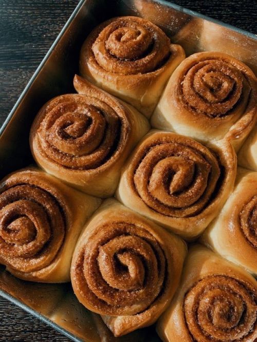 Как приготовить ароматные булочки с корицей: пошаговый рецепт
