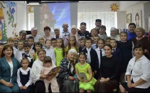 Тёплый праздник в честь бабушек и дедушек