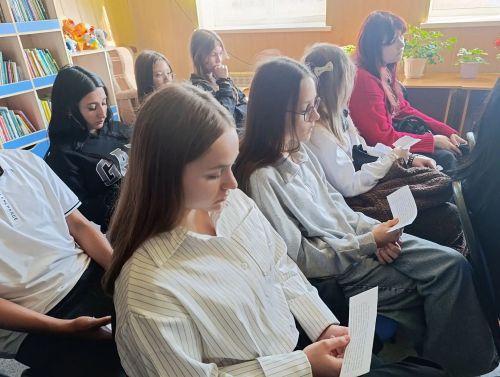 Разговор о коррупции через классические произведения и диалог