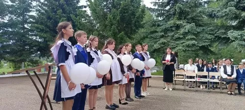Торжественный «Последний звонок» в Рыбно-Слободской школе №2
