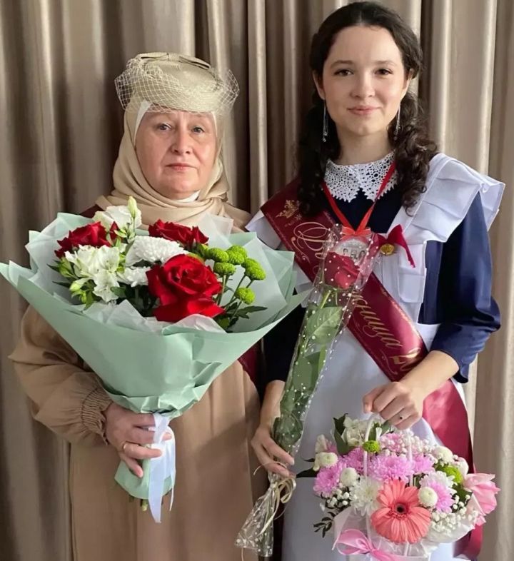 Выпускница Ново-Арышской школы получила 100 баллов на ЕГЭ по химии