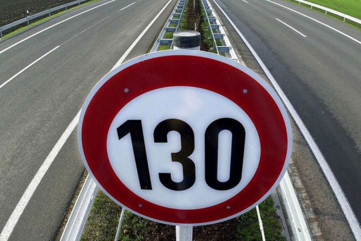 В России лимит скорости на некоторых дорогах хотят повысить до 110 и 130 км/ч