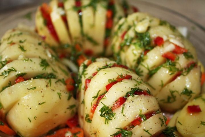 Рецепт дня! Чесночная картошка "Объедение" в духовке на Новогодний стол