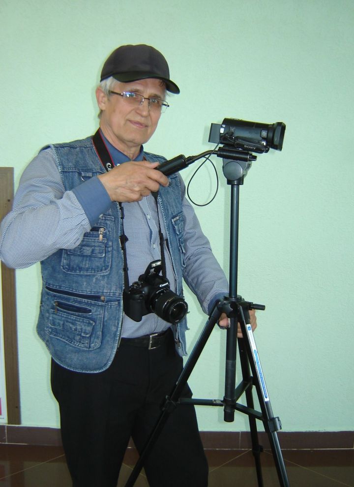 Бессменный фотограф и оператор Рыбно - Слободского района