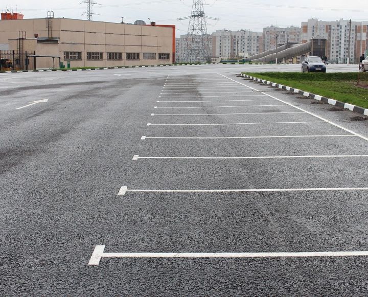 Стоимость парковки в Казани вырастет до 100 рублей в час