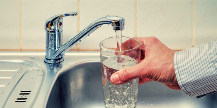 Опасно ли пить воду из-под крана?