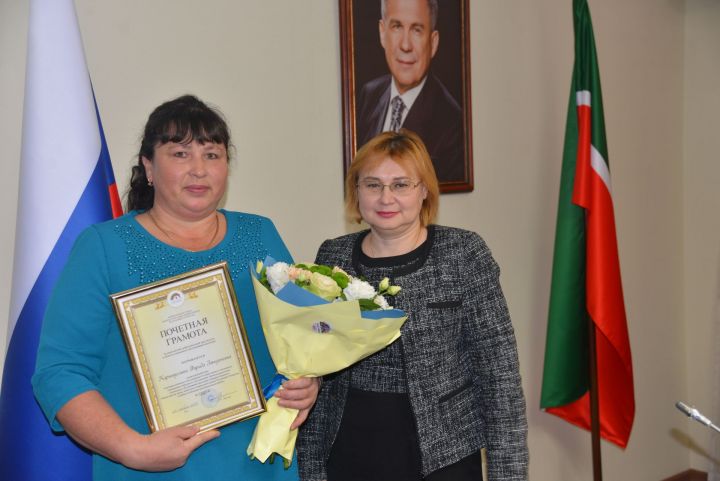Социальный работник Комплексного центра «Доверие – Ышаныч»  Рыбно Слободского района удостоилась награды РТ