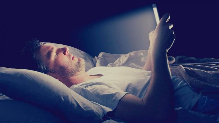 12 вещей, которые не следует делать перед сном