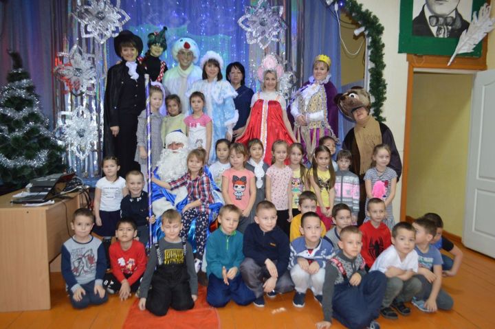 В Центре детского творчества Рыбно Слободского райна прошли первые новогодние представления для детей