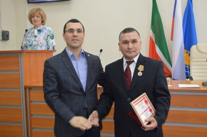 Разиф Зайнакович Гарифуллин  награждён медалью