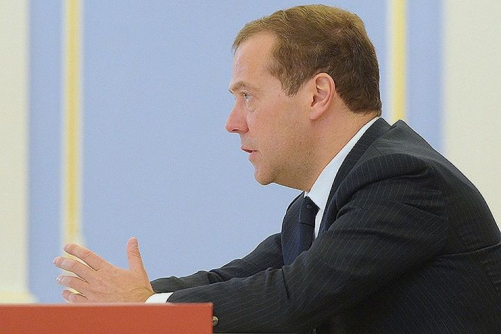 Медведев подписал постановление против роста цен на ЖКХ выше инфляции