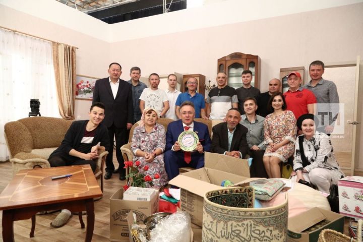 В Казани стартовали съёмки первой серии комедийного ситкома о татарской семье