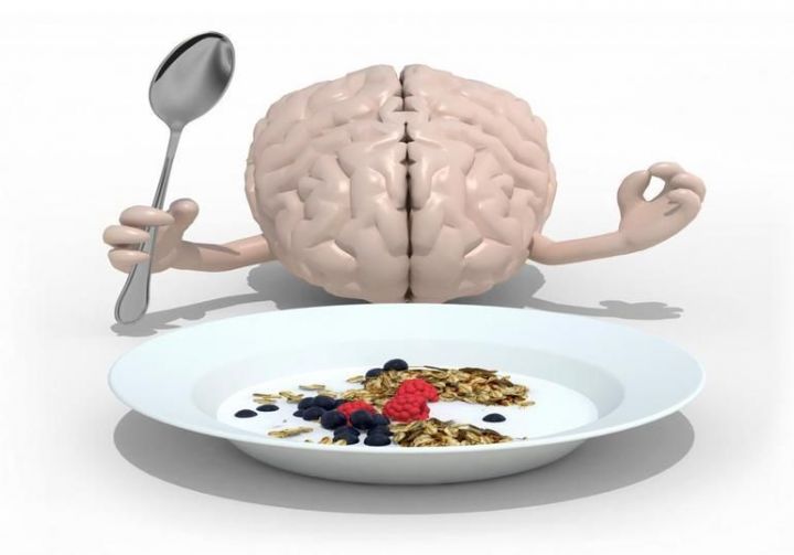 От каких продуктов лучше отказаться из-за плохого влияния на головной мозг