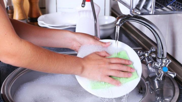 Как мытье посуды продлевает жизнь