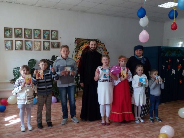 Воскресная школа Храма Казанской иконы Божией Матери приглашает детей на занятия