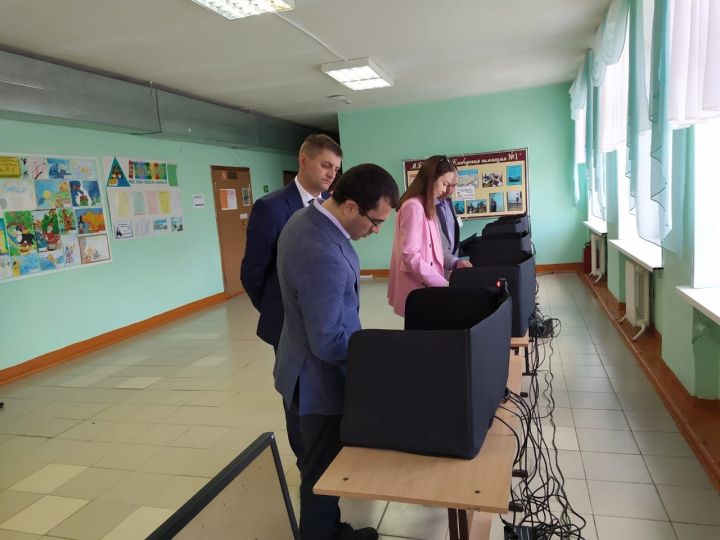 Глава Рыбно Слободского муниципального района выполнил свой гражданский долг участвуя на выборах