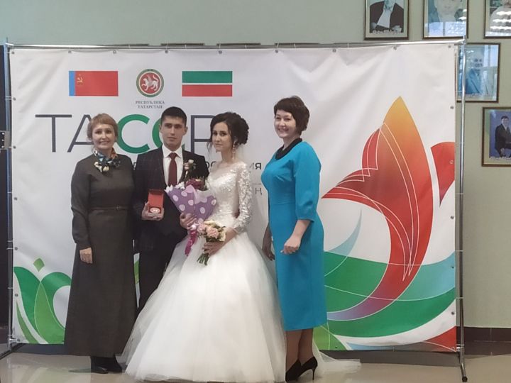 Алина и Айназ Башировы - первая пара, зарегистрировавшая свои отношения в год 100-летия ТАССР