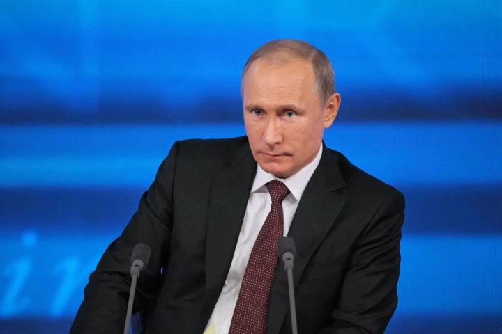 Из-за коронавируса Владимир Путин поручил перенести голосование по поправкам к Конституции