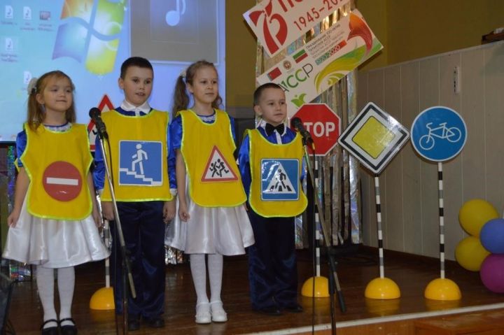 ОГИБДД Рыбно - Слободского района провели  смотр-конкурс «Зеленый огонек»